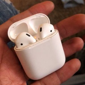 AirPods